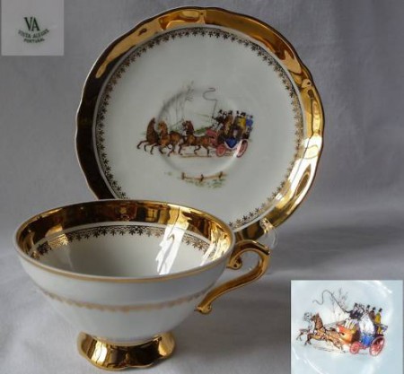 Chávena de chá em porcelana da Vista Alegre-Carruagem